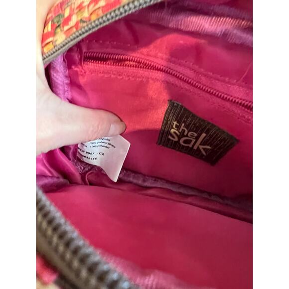 The Sak pink basket weave Crossbody Camera bag chain detail - Picture 5 of 6